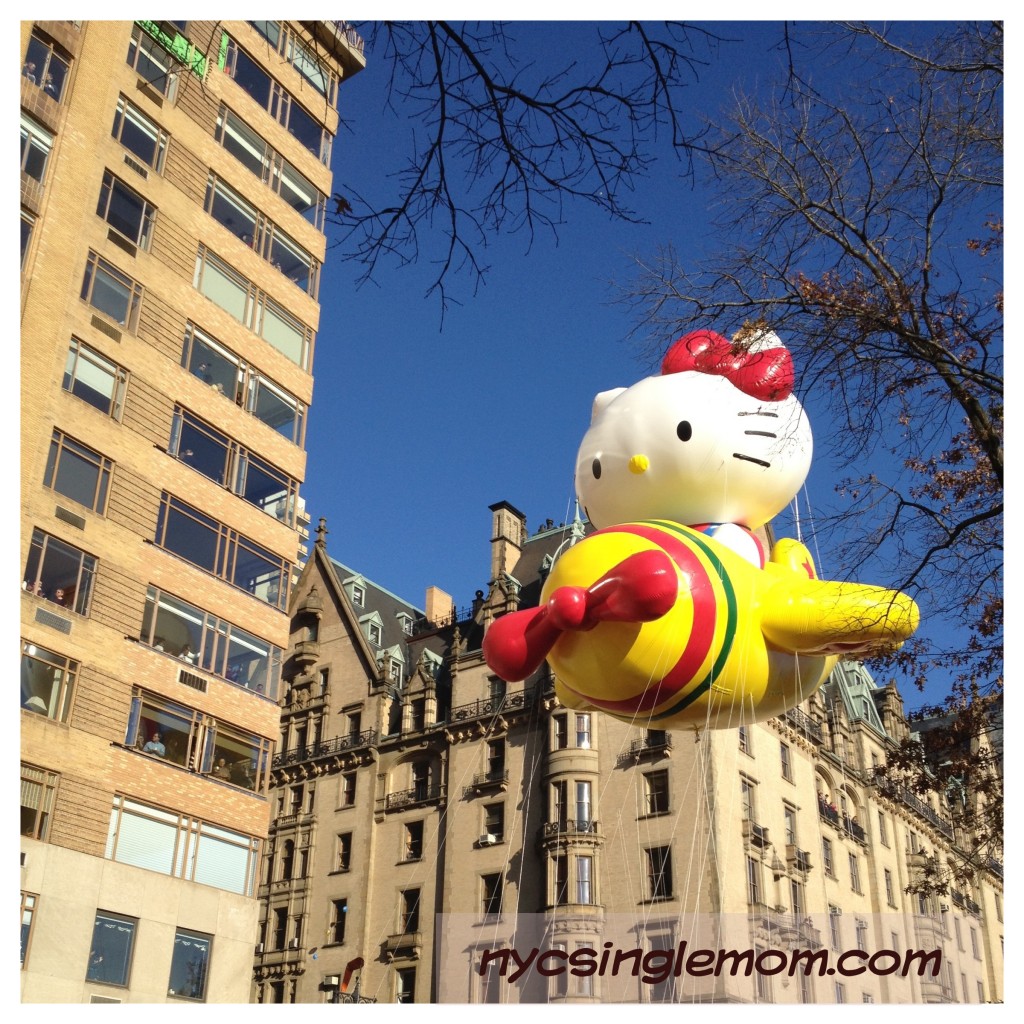 Hello Kitty Balloon Macy Day's Thanksgiving Day Parade 