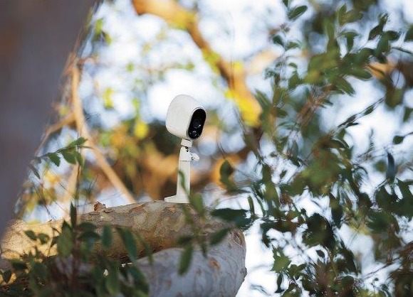 the Arlo Wire-Free HD Security Cameras Outdoor Feature