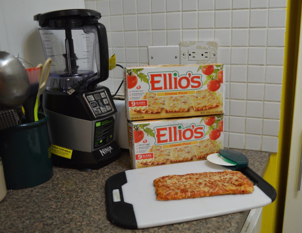 "Ellios Pizza Kitchen"
