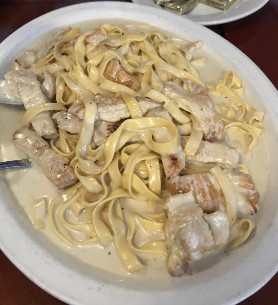 "La Mela, Chicken Alfredo"